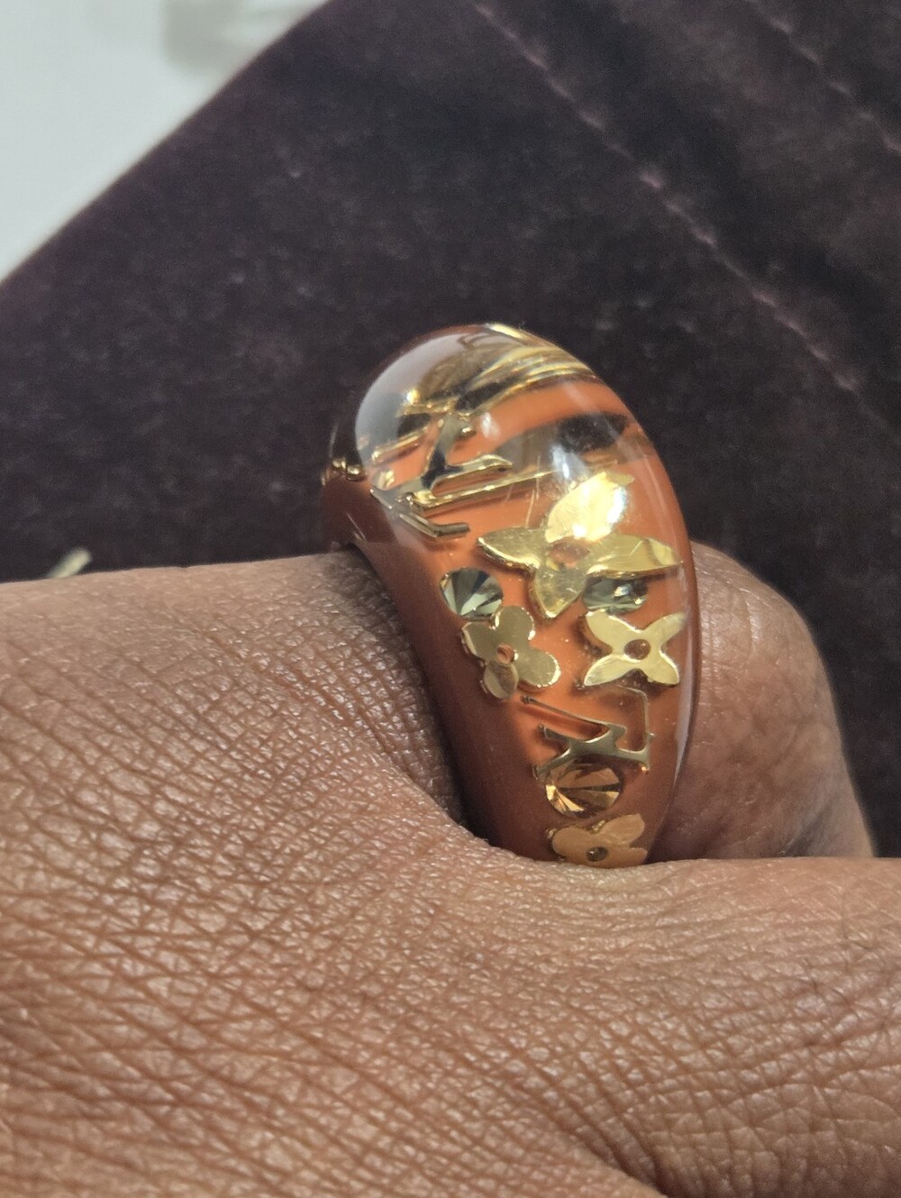 LOUIS VUITTON RESIN RING - Picture 3 of 11